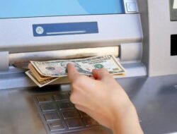 6 Cara Menggunakan ATM di Luar Negeri dengan Biaya yang Efisien