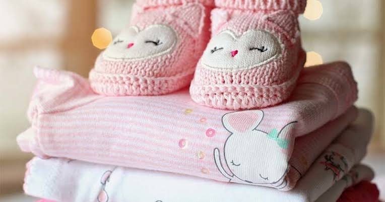 Arti Mimpi Kaos Kaki Bayi: Melihat, Memakai dan Menjual Kaos Kaki Baru dan Jelek