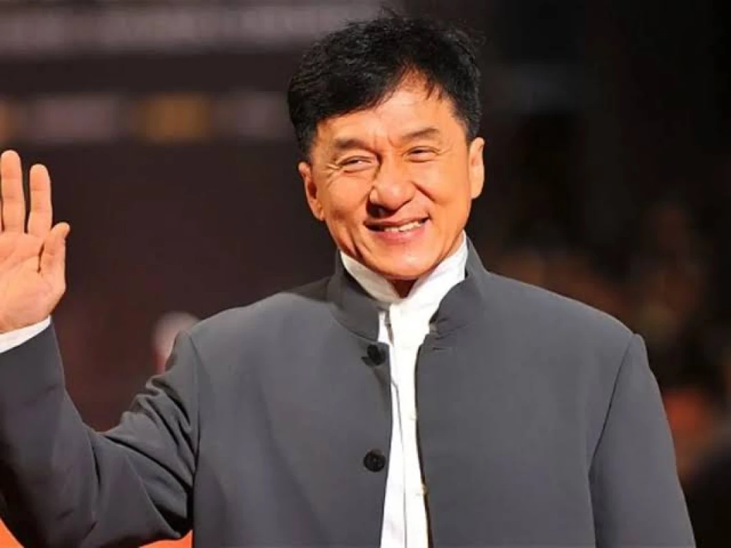 Alasan Jackie Chan Tidak Memilih Ahli Waris Anaknya Sendiri: Pengakuan Mengejutkan Sang Mega Bintang