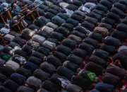 Salat Tarawih Kilat 10 Menit di Masjid Nurul Iman Jombang, Cocok Buat yang Sat-Set!