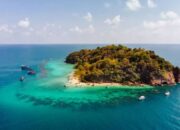 Tafsir Mimpi Berada di Pulau Terpencil Tersesat Bersama Seseorang