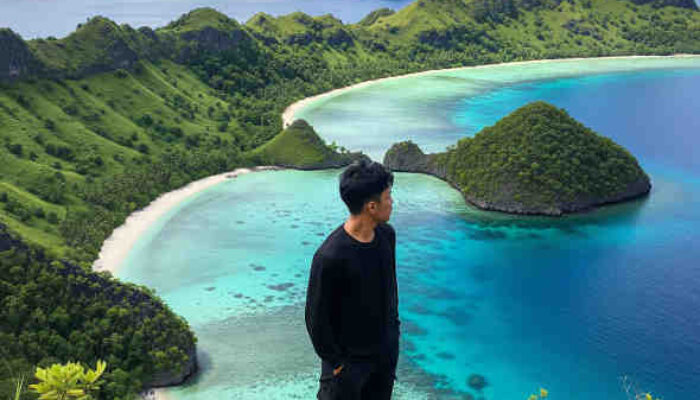 Keindahan Raja Ampat dalam Prompt AI Fotorealistik yang Viral