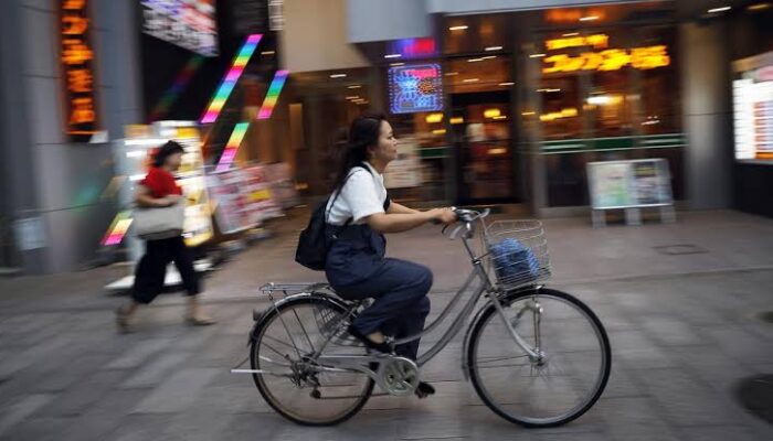 Jepang Terapkan Aturan Baru Tilang Biru untuk Pesepeda Mulai April 2026, Denda hingga Rp 1,3 Juta